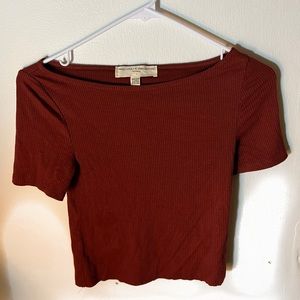 Dark orange/brown tee shirt